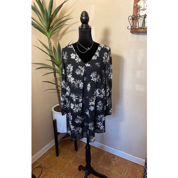 ASTR long sleeve shift dress - Picture 1 of 7